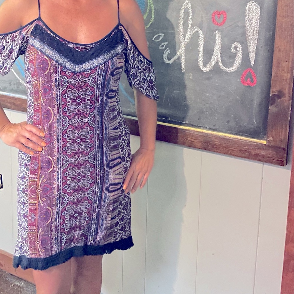 *5 for 25* EUC Xhilaration off shoulder dress